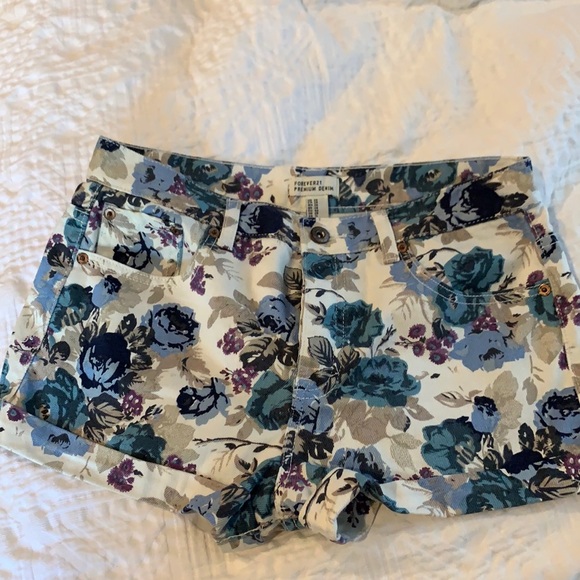 Forever 21 | Shorts | Very Cute Floral Jean Shorts | Poshmark
